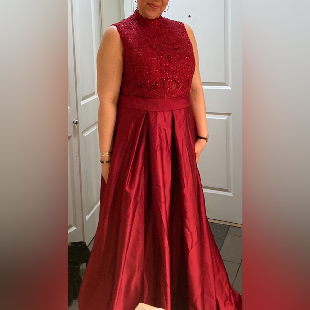 Never Been Worn ⭐️Brand New⭐️ A-Line Princess Sleeveless High Neck Prom Dress